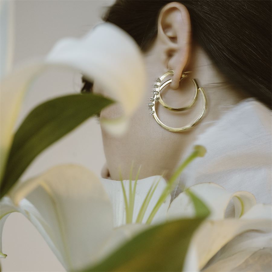 Big Yellow 'Balance' hoop earrings BALANCE | OR CERCHIO BIGAU18G CT 0,32